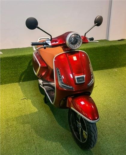 COC Classic Model Electric Motorcycle 3000W Scooter électrique à deux roues